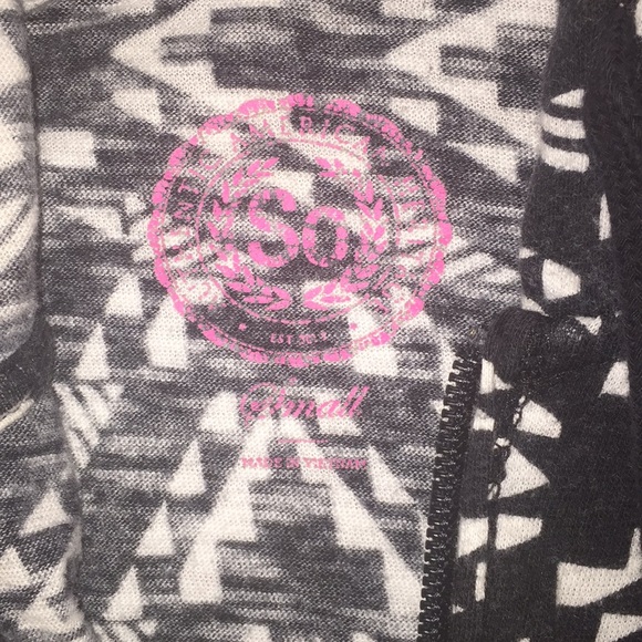 Aztec jacket $5 - Picture 3 of 3